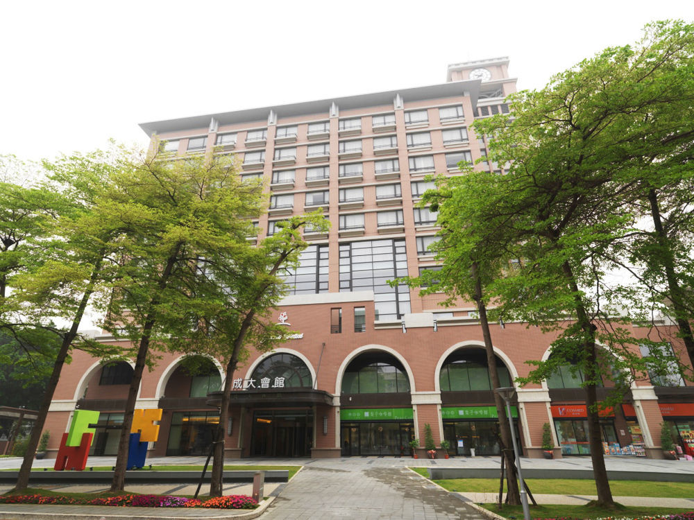 Academy Hotel Tainan Exterior photo