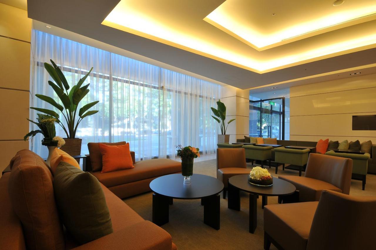 Academy Hotel Tainan Exterior photo
